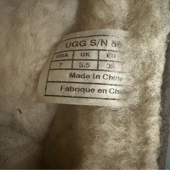 UGG Women's Dakota Brown Suede Cozy Slippers Sherpa Lined Slip On Size 7 - Picture 8 of 9